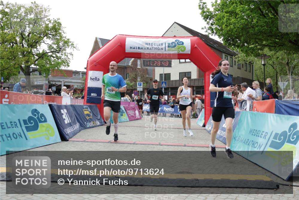 10.05.2026 - 8. Wedeler Halbmarathon Yannick Fuchs http://msf.ph/oto/9713624 10.05.2026 11:28:47 Ziel 28, 169, 530, 635, 926, 2115, 2183, 2229, 2232 meine-sportfotos.de
