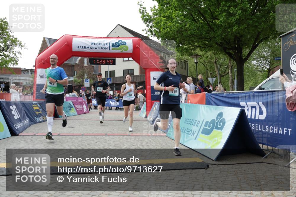 10.05.2026 - 8. Wedeler Halbmarathon Yannick Fuchs http://msf.ph/oto/9713627 10.05.2026 11:28:47 Ziel 28, 169, 530, 635, 926, 2115, 2183, 2229, 2232 meine-sportfotos.de