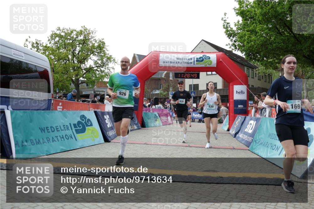 10.05.2026 - 8. Wedeler Halbmarathon Yannick Fuchs http://msf.ph/oto/9713634 10.05.2026 11:28:47 Ziel 28, 169, 530, 635, 926, 2115, 2183, 2229, 2232 meine-sportfotos.de