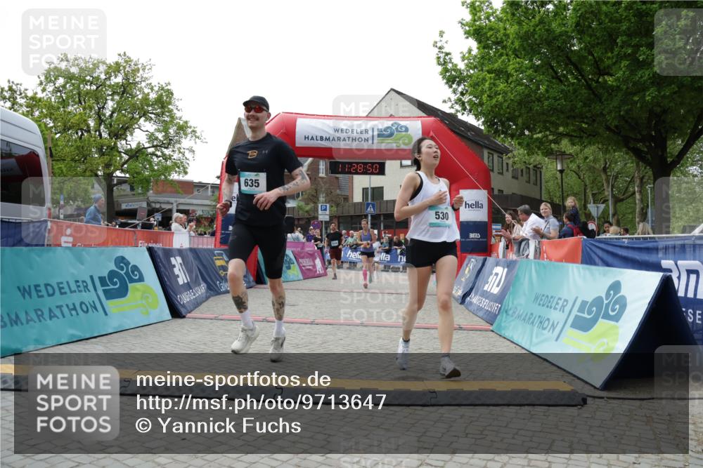 10.05.2026 - 8. Wedeler Halbmarathon Yannick Fuchs http://msf.ph/oto/9713647 10.05.2026 11:28:48 Ziel 28, 169, 530, 635, 926, 2183, 2209, 2229, 2232 meine-sportfotos.de