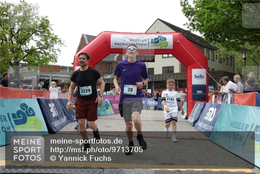 10.05.2026 - 8. Wedeler Halbmarathon Yannick Fuchs http://msf.ph/oto/9713705 10.05.2026 11:28:53 Ziel 28, 635, 963, 2183, 2209, 2229, 2232 meine-sportfotos.de