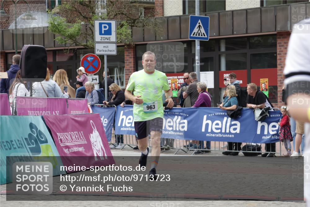10.05.2026 - 8. Wedeler Halbmarathon Yannick Fuchs http://msf.ph/oto/9713723 10.05.2026 11:28:56 Ziel 28, 963, 2183, 2209, 2229 meine-sportfotos.de