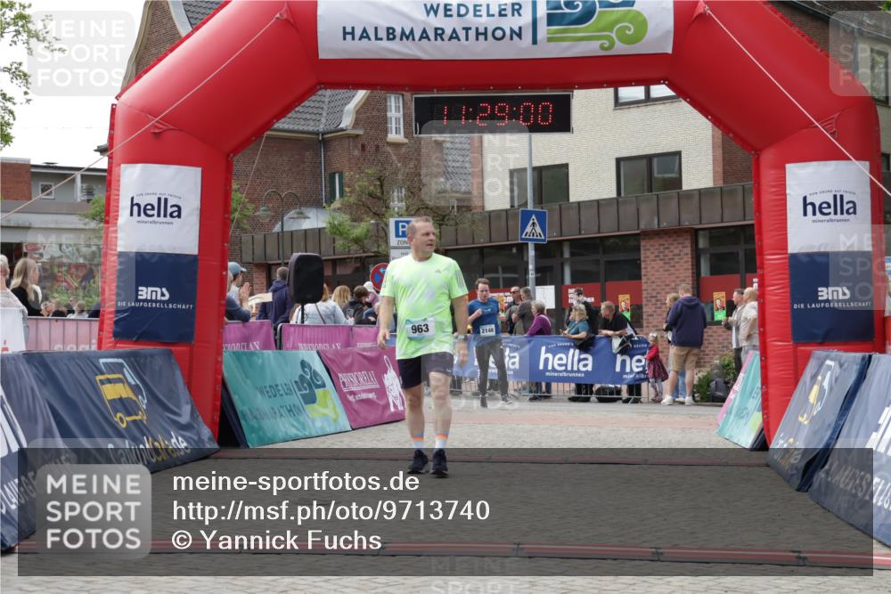 10.05.2026 - 8. Wedeler Halbmarathon Yannick Fuchs http://msf.ph/oto/9713740 10.05.2026 11:28:58 Ziel 963, 2148, 2209 meine-sportfotos.de