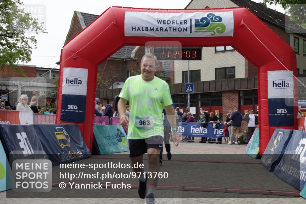 10.05.2026 - 8. Wedeler Halbmarathon Yannick Fuchs http://msf.ph/oto/9713760 10.05.2026 11:29:01 Ziel 963, 2148 meine-sportfotos.de