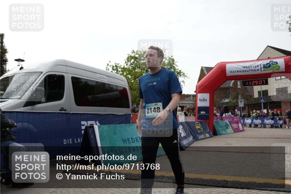 10.05.2026 - 8. Wedeler Halbmarathon Yannick Fuchs http://msf.ph/oto/9713768 10.05.2026 11:29:06 Ziel 412, 2148 meine-sportfotos.de