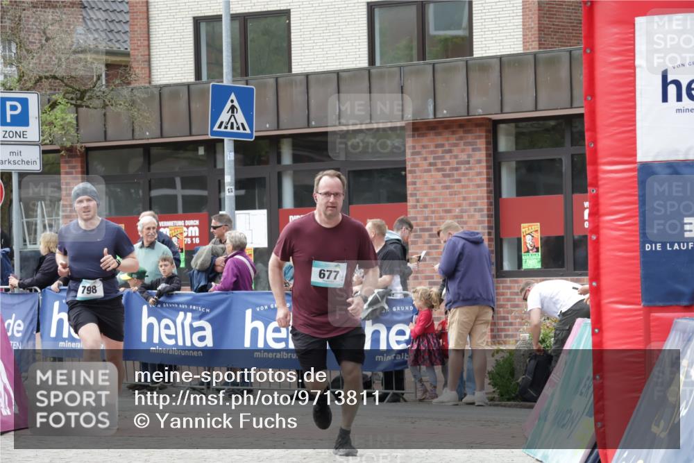 10.05.2026 - 8. Wedeler Halbmarathon Yannick Fuchs http://msf.ph/oto/9713811 10.05.2026 11:29:11 Ziel 412, 677 meine-sportfotos.de