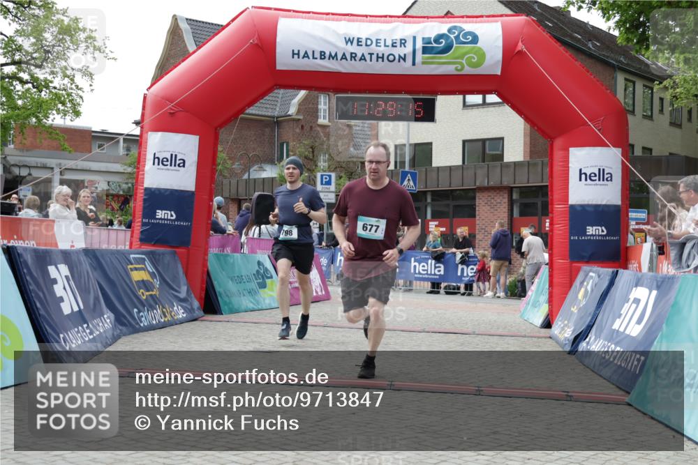 10.05.2026 - 8. Wedeler Halbmarathon Yannick Fuchs http://msf.ph/oto/9713847 10.05.2026 11:29:13 Ziel 412, 677 meine-sportfotos.de