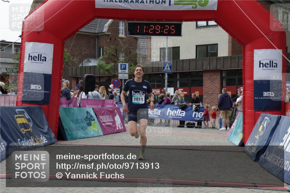 10.05.2026 - 8. Wedeler Halbmarathon Yannick Fuchs http://msf.ph/oto/9713913 10.05.2026 11:29:23 Ziel 1011, 2019 meine-sportfotos.de