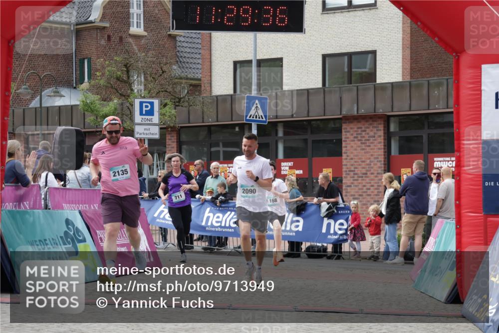 10.05.2026 - 8. Wedeler Halbmarathon Yannick Fuchs http://msf.ph/oto/9713949 10.05.2026 11:29:34 Ziel 168, 711, 2090, 2135 meine-sportfotos.de