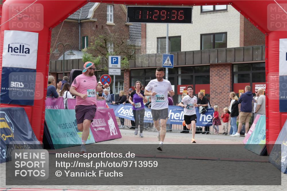 10.05.2026 - 8. Wedeler Halbmarathon Yannick Fuchs http://msf.ph/oto/9713959 10.05.2026 11:29:35 Ziel 168, 711, 1018, 2090, 2135 meine-sportfotos.de