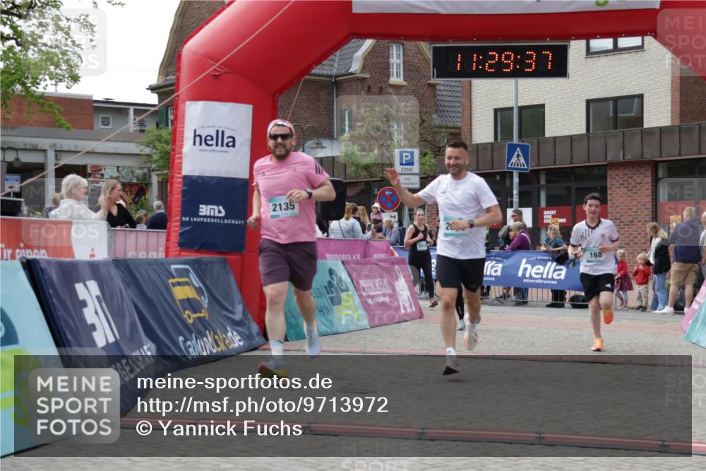 10.05.2026 - 8. Wedeler Halbmarathon Yannick Fuchs http://msf.ph/oto/9713972 10.05.2026 11:29:36 Ziel 168, 711, 1018, 2090, 2135 meine-sportfotos.de