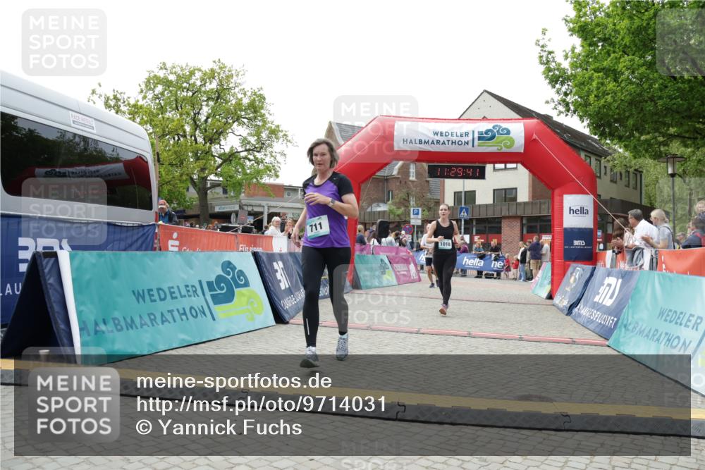 10.05.2026 - 8. Wedeler Halbmarathon Yannick Fuchs http://msf.ph/oto/9714031 10.05.2026 11:29:40 Ziel 131, 168, 711, 1018, 2090, 2135, 2192 meine-sportfotos.de