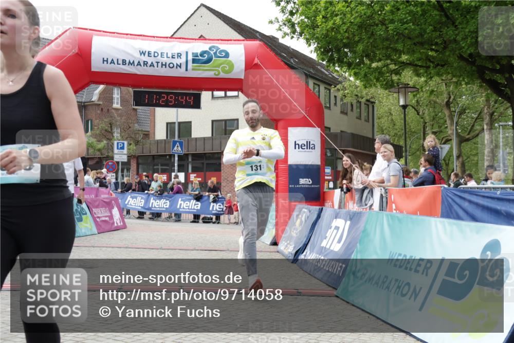 10.05.2026 - 8. Wedeler Halbmarathon Yannick Fuchs http://msf.ph/oto/9714058 10.05.2026 11:29:42 Ziel 131, 168, 711, 1018, 2192 meine-sportfotos.de