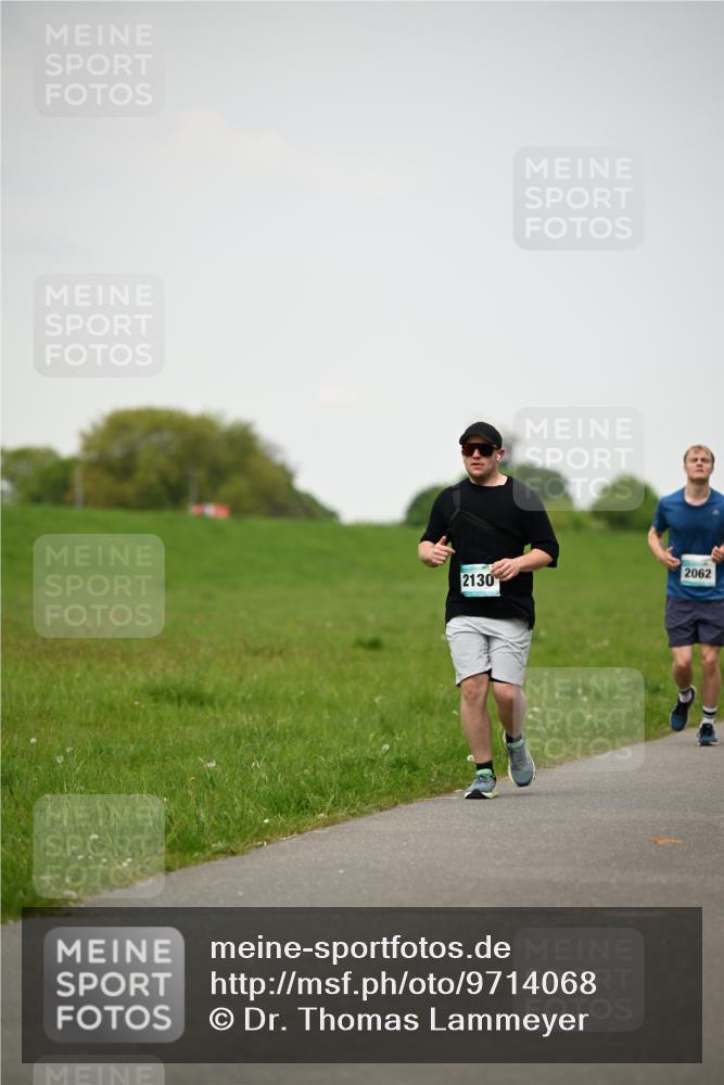 10.05.2026 - 8. Wedeler Halbmarathon Dr. Thomas Lammeyer http://msf.ph/oto/9714068 10.05.2026 12:18:18 Laufen 2062, 2130 meine-sportfotos.de