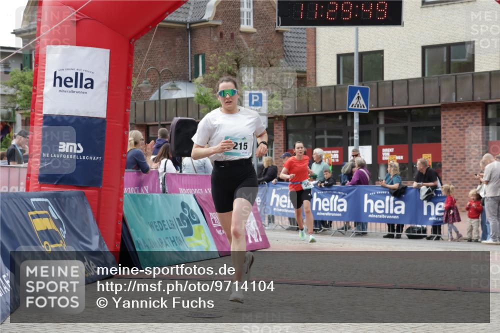 10.05.2026 - 8. Wedeler Halbmarathon Yannick Fuchs http://msf.ph/oto/9714104 10.05.2026 11:29:47 Ziel 131, 502, 2192, 2215 meine-sportfotos.de
