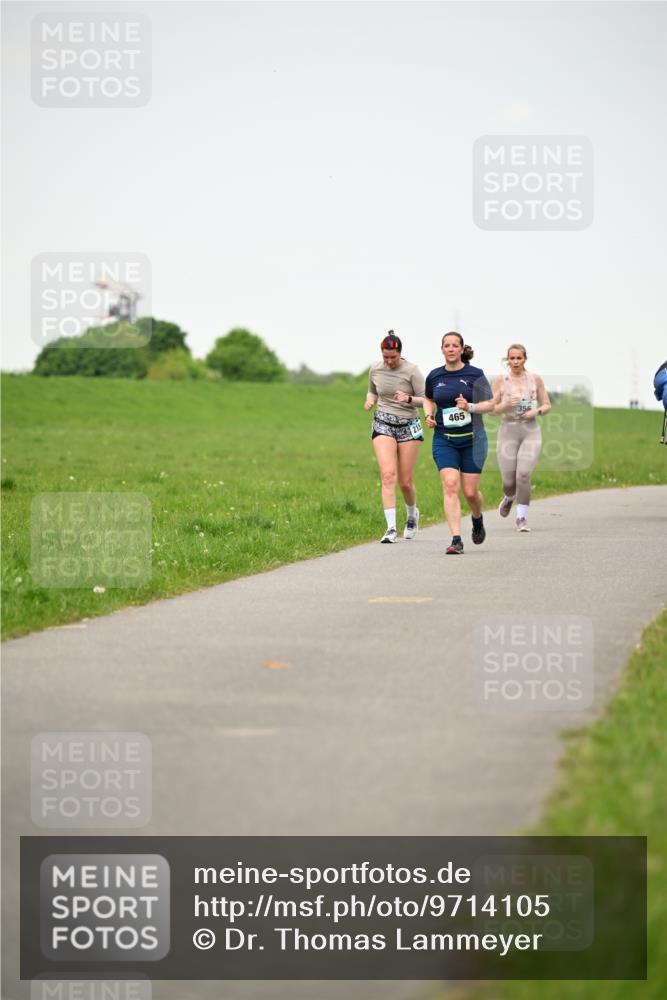 10.05.2026 - 8. Wedeler Halbmarathon Dr. Thomas Lammeyer http://msf.ph/oto/9714105 10.05.2026 12:18:28 Laufen 465, 356 meine-sportfotos.de
