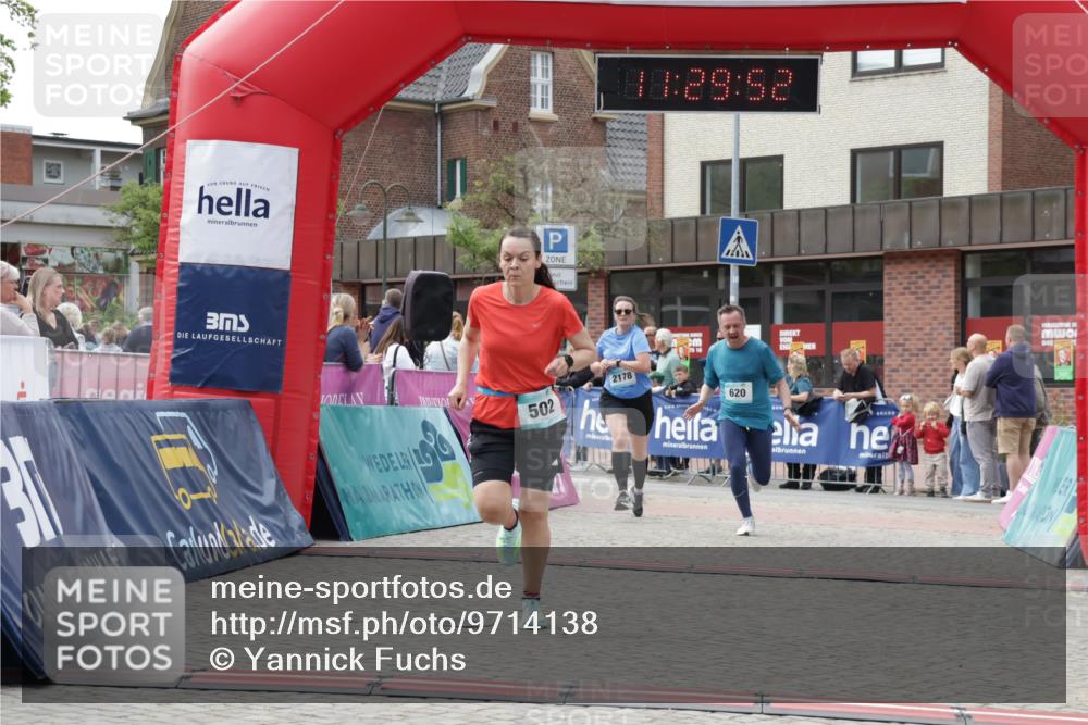 10.05.2026 - 8. Wedeler Halbmarathon Yannick Fuchs http://msf.ph/oto/9714138 10.05.2026 11:29:51 Ziel 502, 620, 2178, 2215 meine-sportfotos.de