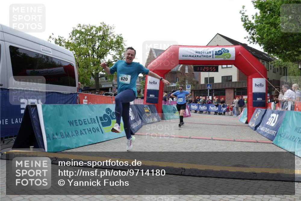 10.05.2026 - 8. Wedeler Halbmarathon Yannick Fuchs http://msf.ph/oto/9714180 10.05.2026 11:29:54 Ziel 502, 620, 815, 2140, 2178 meine-sportfotos.de