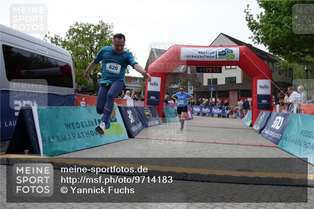 10.05.2026 - 8. Wedeler Halbmarathon Yannick Fuchs http://msf.ph/oto/9714183 10.05.2026 11:29:54 Ziel 502, 620, 815, 2140, 2178 meine-sportfotos.de