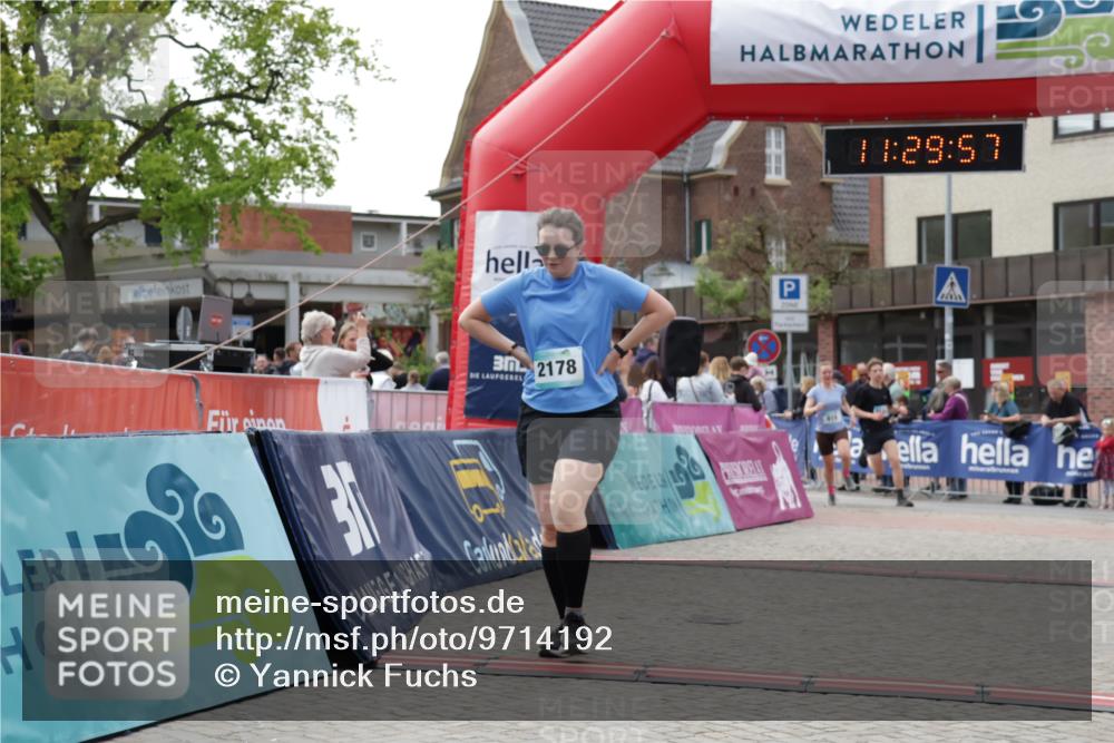 10.05.2026 - 8. Wedeler Halbmarathon Yannick Fuchs http://msf.ph/oto/9714192 10.05.2026 11:29:55 Ziel 502, 620, 815, 2140, 2178 meine-sportfotos.de