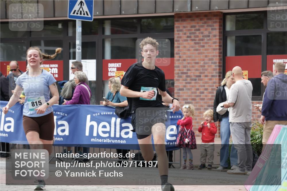 10.05.2026 - 8. Wedeler Halbmarathon Yannick Fuchs http://msf.ph/oto/9714197 10.05.2026 11:29:57 Ziel 620, 815, 2140, 2178 meine-sportfotos.de