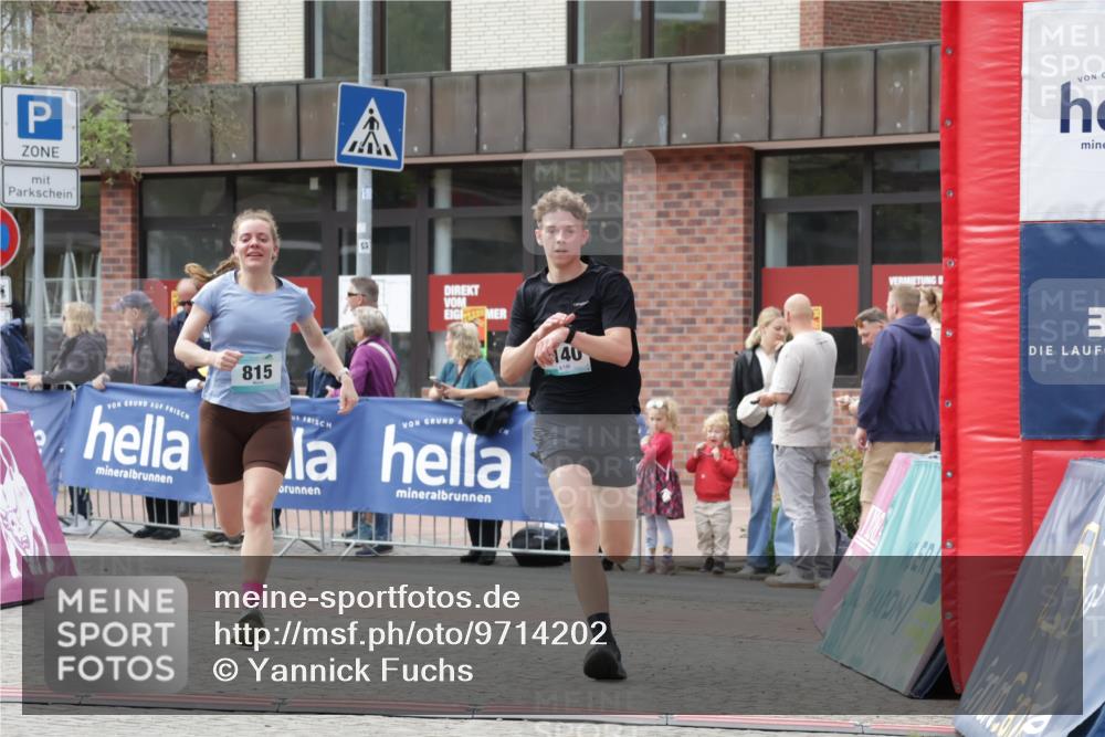 10.05.2026 - 8. Wedeler Halbmarathon Yannick Fuchs http://msf.ph/oto/9714202 10.05.2026 11:29:57 Ziel 620, 815, 2140, 2178 meine-sportfotos.de