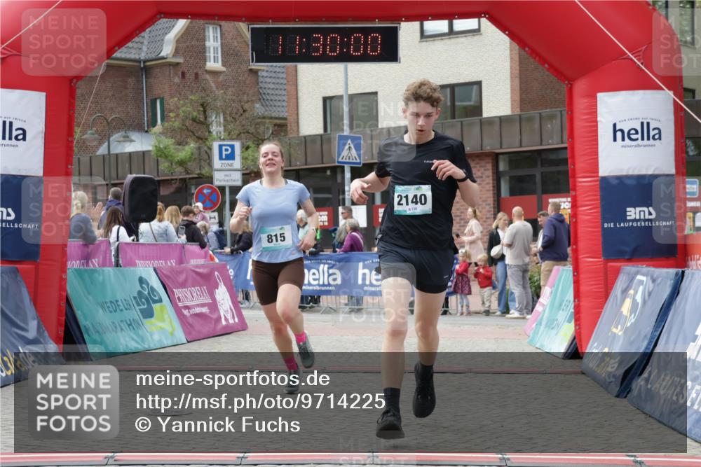 10.05.2026 - 8. Wedeler Halbmarathon Yannick Fuchs http://msf.ph/oto/9714225 10.05.2026 11:29:58 Ziel 536, 620, 815, 2140, 2178 meine-sportfotos.de