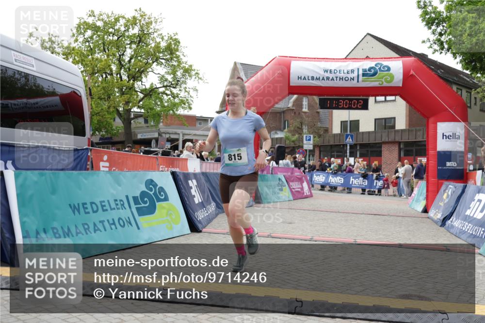 10.05.2026 - 8. Wedeler Halbmarathon Yannick Fuchs http://msf.ph/oto/9714246 10.05.2026 11:30:00 Ziel 536, 815, 2123, 2140, 2155 meine-sportfotos.de