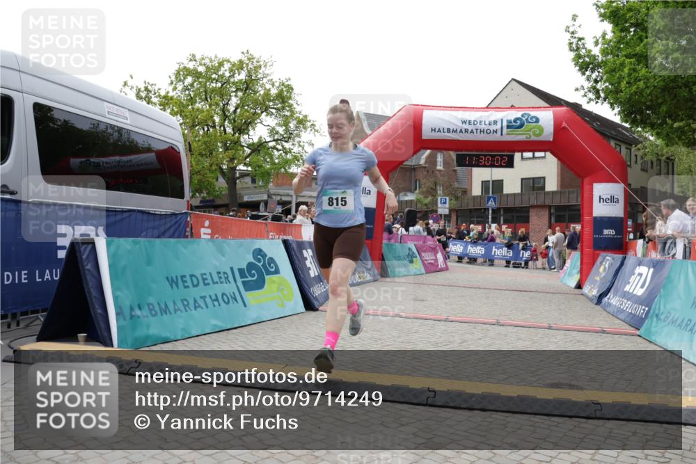 10.05.2026 - 8. Wedeler Halbmarathon Yannick Fuchs http://msf.ph/oto/9714249 10.05.2026 11:30:00 Ziel 536, 815, 2123, 2140, 2155 meine-sportfotos.de