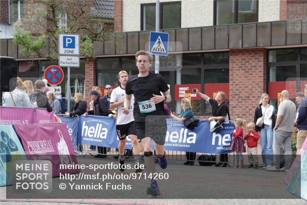 10.05.2026 - 8. Wedeler Halbmarathon Yannick Fuchs http://msf.ph/oto/9714260 10.05.2026 11:30:02 Ziel 536, 655, 815, 2123, 2140, 2147, 2155 meine-sportfotos.de