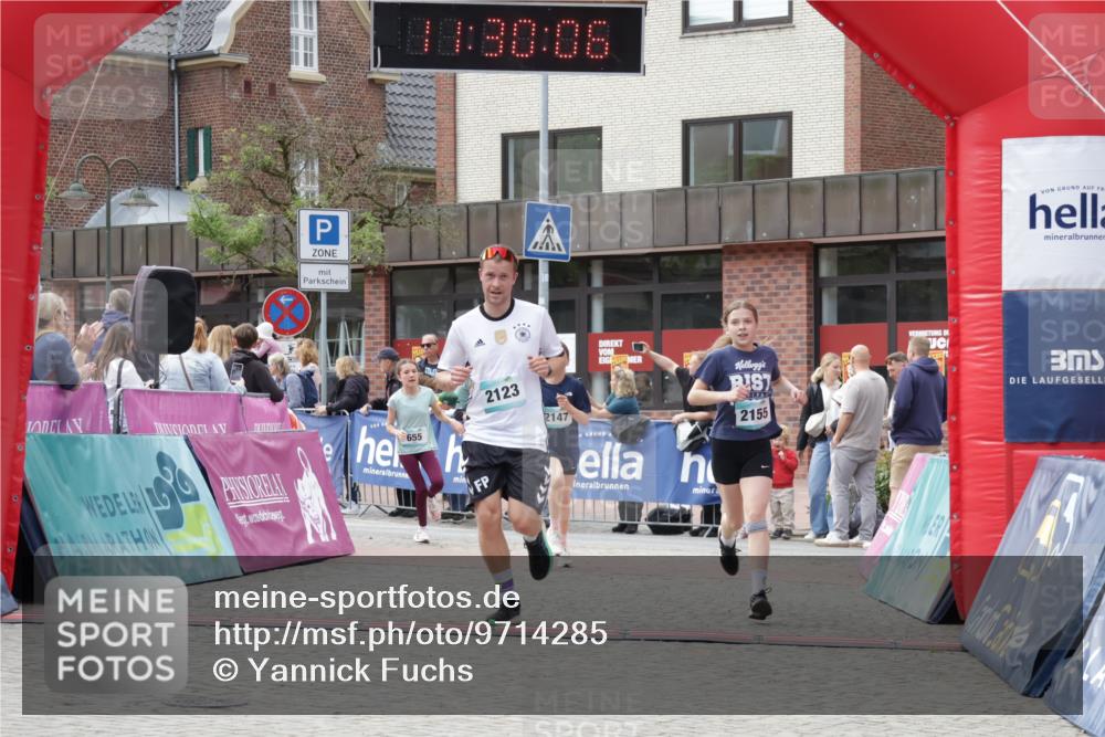 10.05.2026 - 8. Wedeler Halbmarathon Yannick Fuchs http://msf.ph/oto/9714285 10.05.2026 11:30:04 Ziel 536, 655, 815, 2123, 2140, 2147, 2155 meine-sportfotos.de