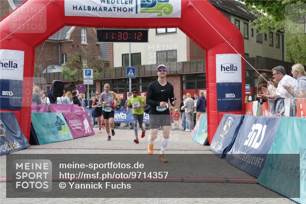 10.05.2026 - 8. Wedeler Halbmarathon Yannick Fuchs http://msf.ph/oto/9714357 10.05.2026 11:30:11 Ziel 437, 655, 2014, 2089, 2147, 2222 meine-sportfotos.de