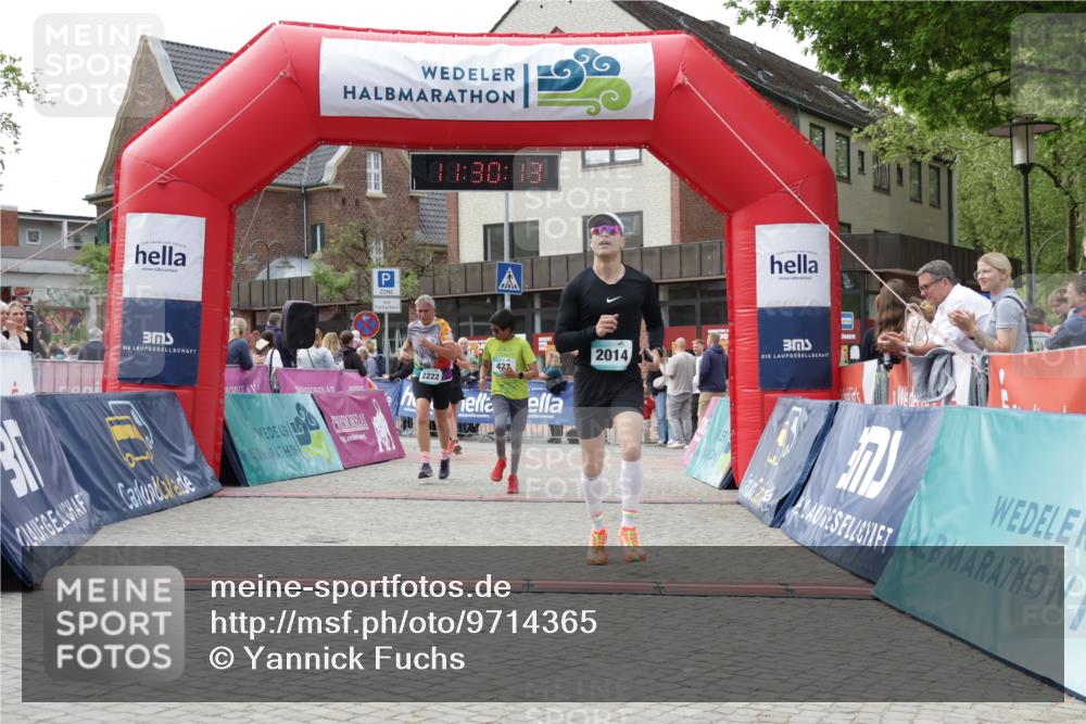 10.05.2026 - 8. Wedeler Halbmarathon Yannick Fuchs http://msf.ph/oto/9714365 10.05.2026 11:30:11 Ziel 437, 655, 2014, 2089, 2147, 2222 meine-sportfotos.de