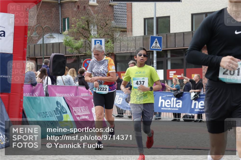 10.05.2026 - 8. Wedeler Halbmarathon Yannick Fuchs http://msf.ph/oto/9714371 10.05.2026 11:30:12 Ziel 437, 655, 806, 2014, 2089, 2147, 2222 meine-sportfotos.de