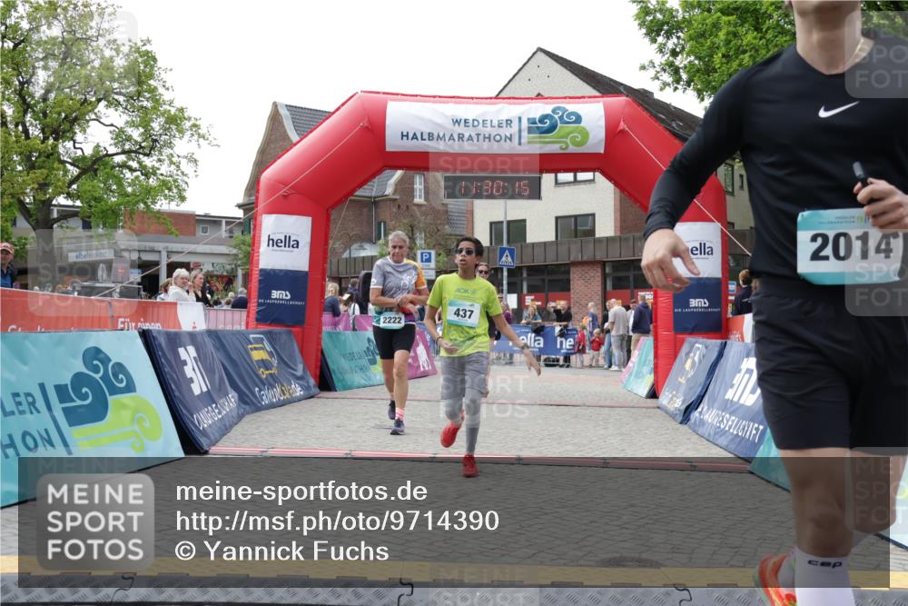 10.05.2026 - 8. Wedeler Halbmarathon Yannick Fuchs http://msf.ph/oto/9714390 10.05.2026 11:30:13 Ziel 437, 806, 2014, 2089, 2222 meine-sportfotos.de