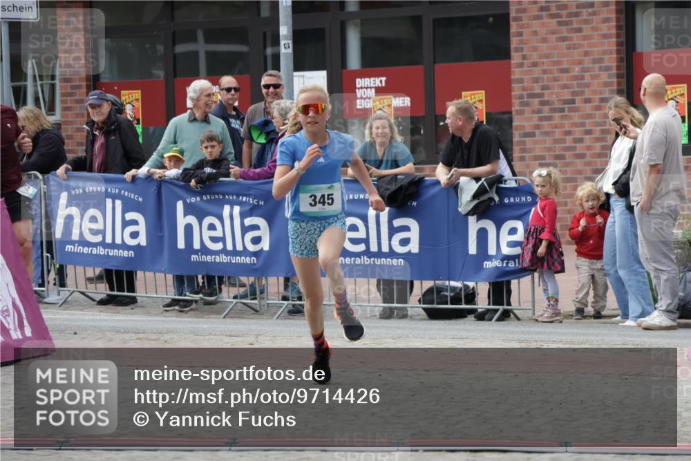 10.05.2026 - 8. Wedeler Halbmarathon Yannick Fuchs http://msf.ph/oto/9714426 10.05.2026 11:30:24 Ziel 345, 752 meine-sportfotos.de