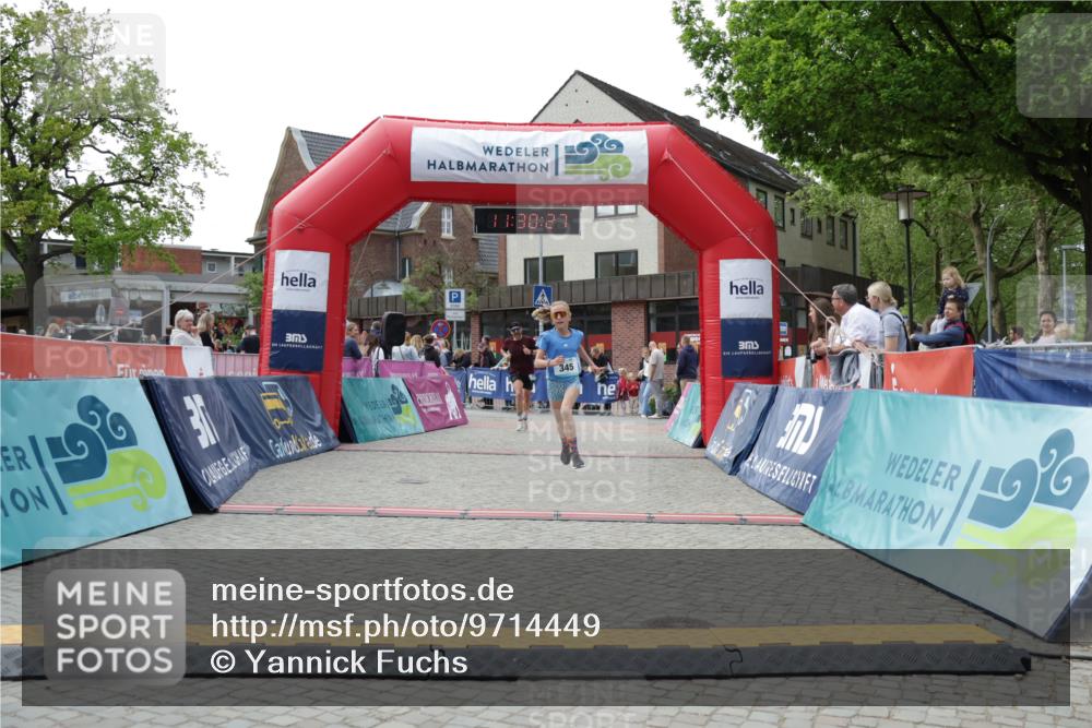10.05.2026 - 8. Wedeler Halbmarathon Yannick Fuchs http://msf.ph/oto/9714449 10.05.2026 11:30:25 Ziel 345, 752 meine-sportfotos.de