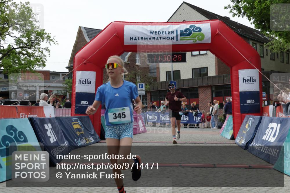 10.05.2026 - 8. Wedeler Halbmarathon Yannick Fuchs http://msf.ph/oto/9714471 10.05.2026 11:30:26 Ziel 345, 752 meine-sportfotos.de