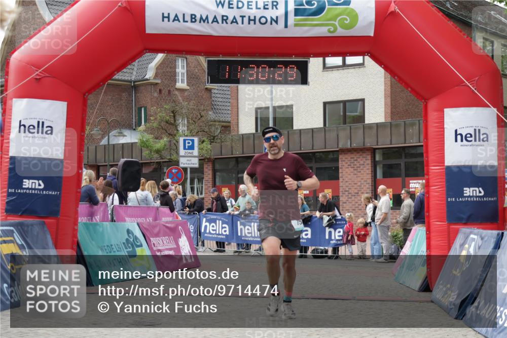 10.05.2026 - 8. Wedeler Halbmarathon Yannick Fuchs http://msf.ph/oto/9714474 10.05.2026 11:30:27 Ziel 345, 752 meine-sportfotos.de