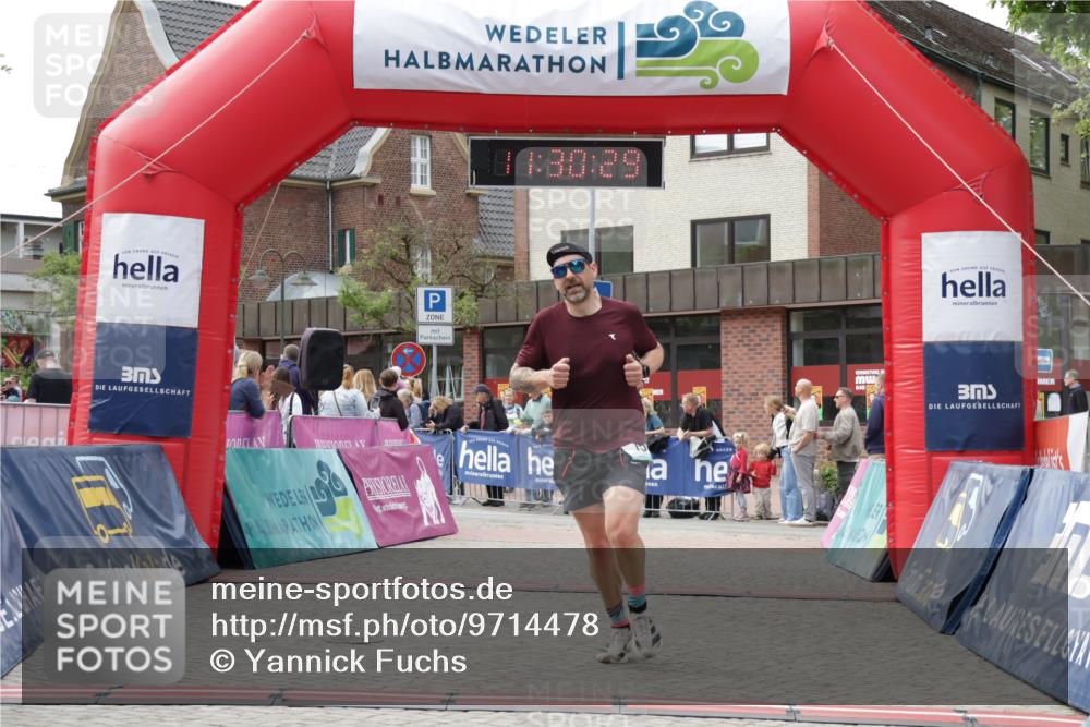 10.05.2026 - 8. Wedeler Halbmarathon Yannick Fuchs http://msf.ph/oto/9714478 10.05.2026 11:30:27 Ziel 345, 752 meine-sportfotos.de