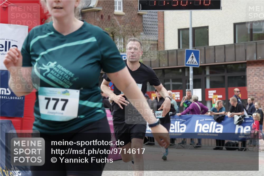 10.05.2026 - 8. Wedeler Halbmarathon Yannick Fuchs http://msf.ph/oto/9714617 10.05.2026 11:30:44 Ziel 326, 341, 777, 2007 meine-sportfotos.de