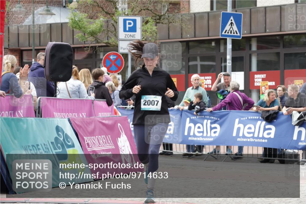10.05.2026 - 8. Wedeler Halbmarathon Yannick Fuchs http://msf.ph/oto/9714633 10.05.2026 11:30:46 Ziel 341, 777, 2007 meine-sportfotos.de