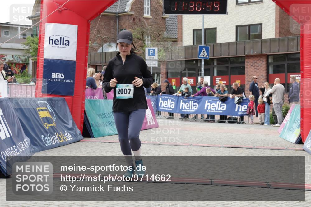 10.05.2026 - 8. Wedeler Halbmarathon Yannick Fuchs http://msf.ph/oto/9714662 10.05.2026 11:30:48 Ziel 341, 777, 2007 meine-sportfotos.de
