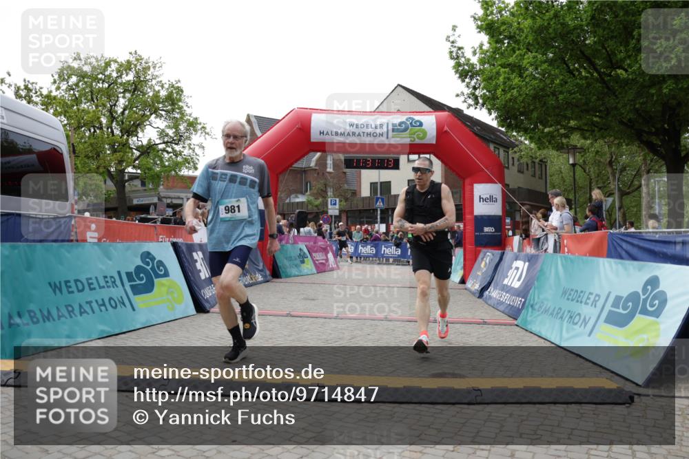10.05.2026 - 8. Wedeler Halbmarathon Yannick Fuchs http://msf.ph/oto/9714847 10.05.2026 11:31:11 Ziel 277, 852, 910, 981 meine-sportfotos.de