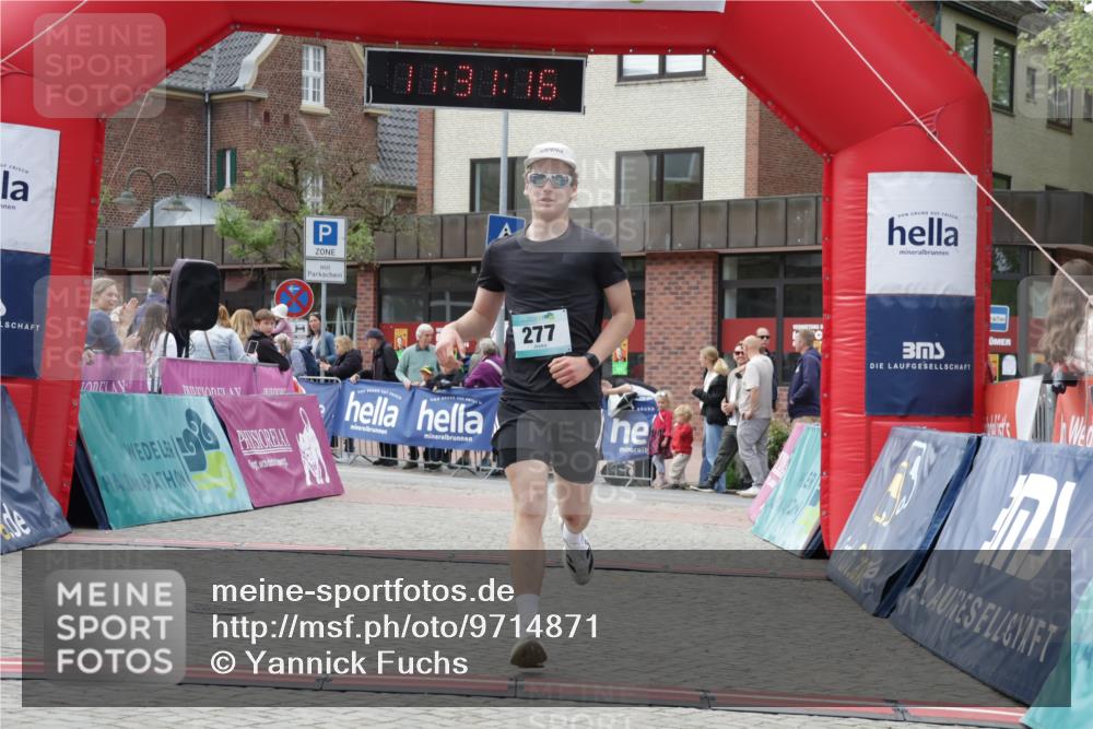 10.05.2026 - 8. Wedeler Halbmarathon Yannick Fuchs http://msf.ph/oto/9714871 10.05.2026 11:31:15 Ziel 277, 852 meine-sportfotos.de