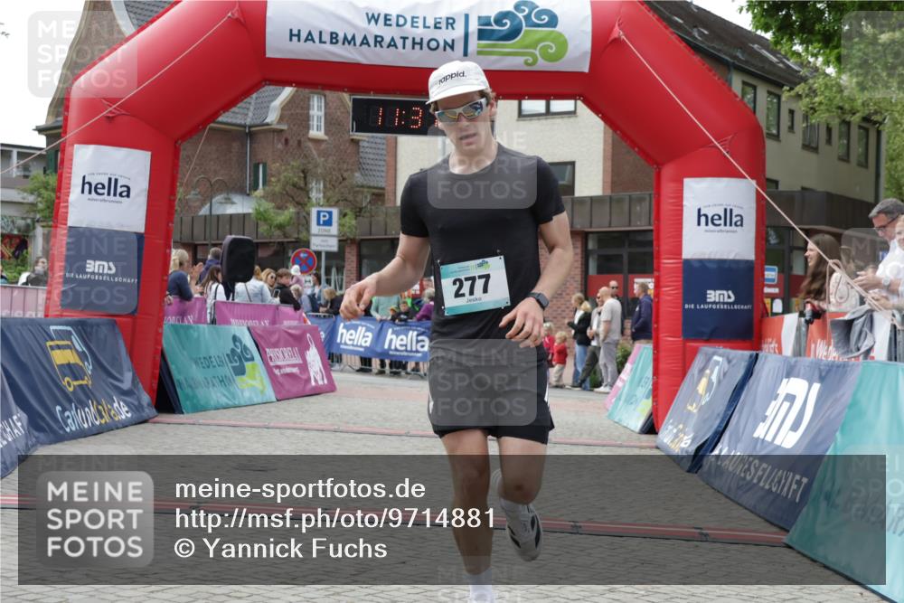 10.05.2026 - 8. Wedeler Halbmarathon Yannick Fuchs http://msf.ph/oto/9714881 10.05.2026 11:31:15 Ziel 277, 852 meine-sportfotos.de