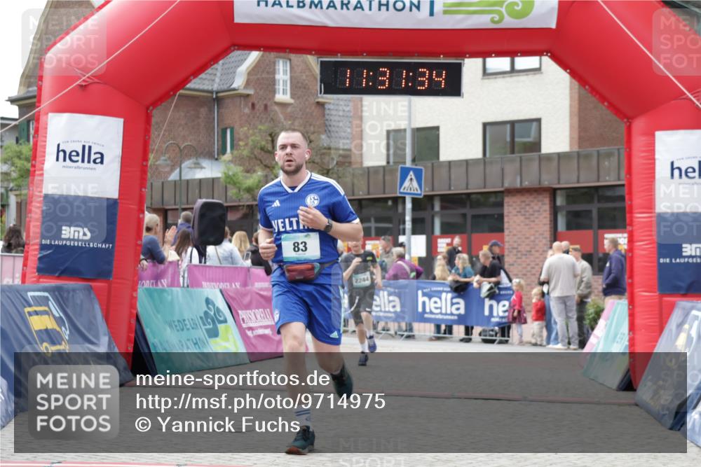 10.05.2026 - 8. Wedeler Halbmarathon Yannick Fuchs http://msf.ph/oto/9714975 10.05.2026 11:31:33 Ziel 83, 2239, 2244 meine-sportfotos.de