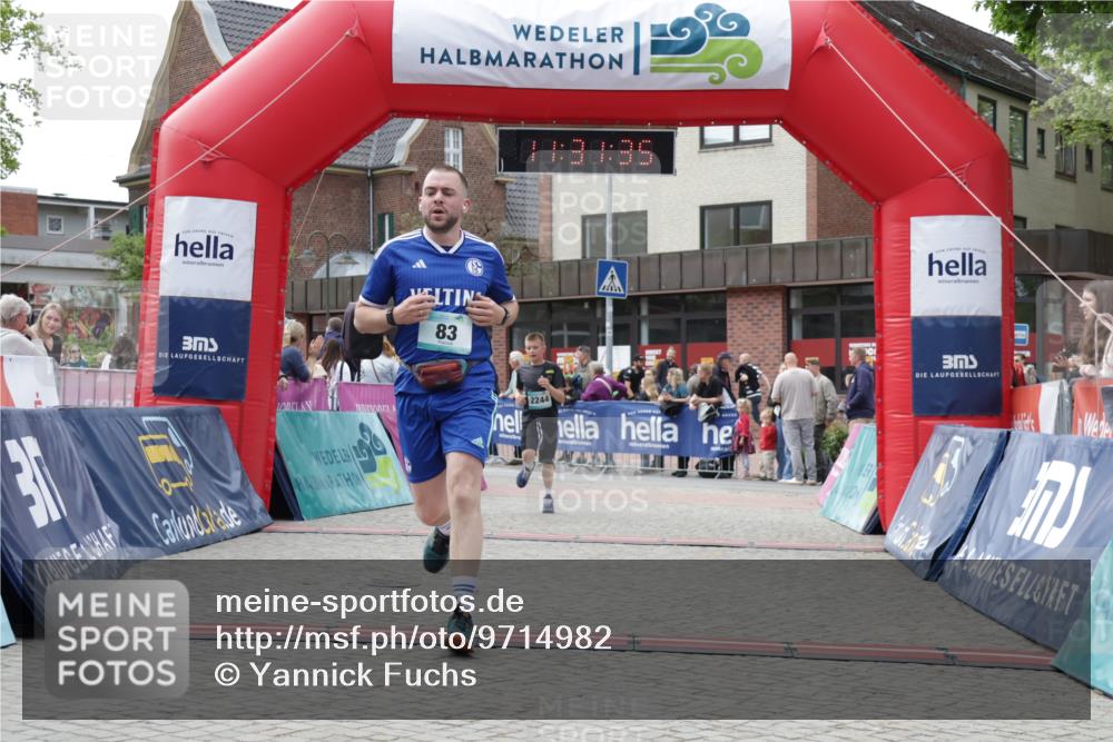10.05.2026 - 8. Wedeler Halbmarathon Yannick Fuchs http://msf.ph/oto/9714982 10.05.2026 11:31:33 Ziel 83, 2239, 2244 meine-sportfotos.de