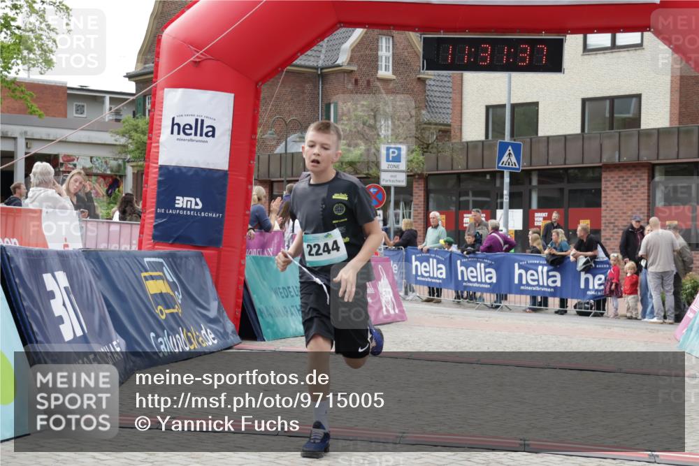 10.05.2026 - 8. Wedeler Halbmarathon Yannick Fuchs http://msf.ph/oto/9715005 10.05.2026 11:31:35 Ziel 83, 300, 2244 meine-sportfotos.de