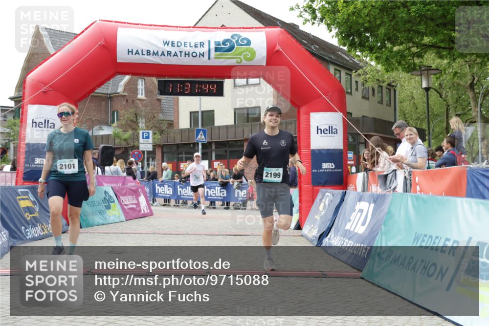 10.05.2026 - 8. Wedeler Halbmarathon Yannick Fuchs http://msf.ph/oto/9715088 10.05.2026 11:31:43 Ziel 300, 555, 2101, 2199 meine-sportfotos.de